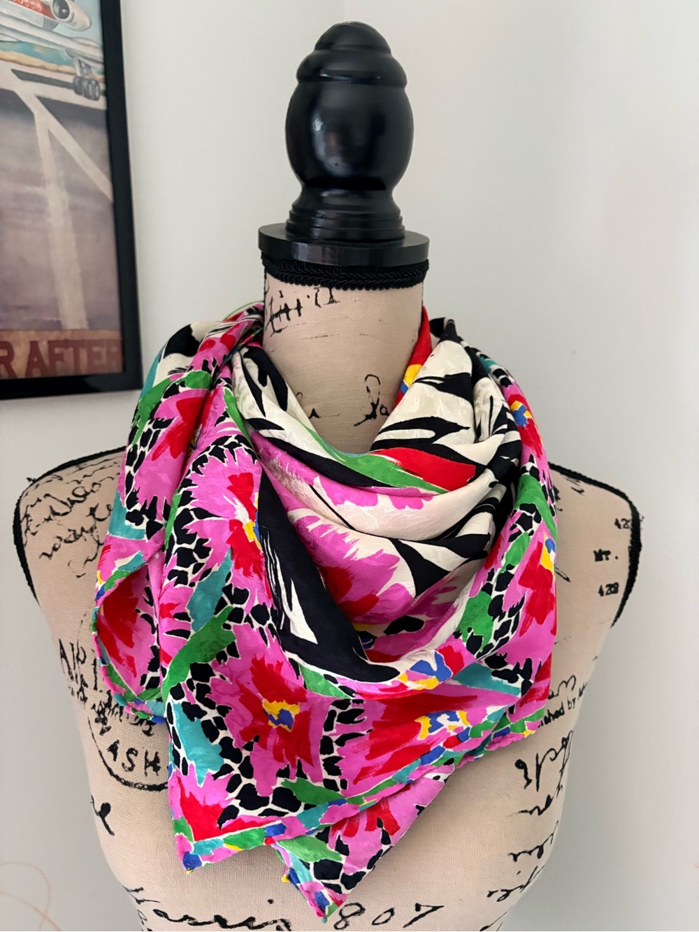 Emanuel Ungaro Paris - 100% silk made in italy vibtage scarf